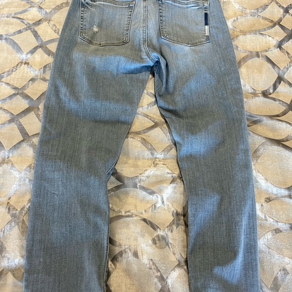 Light wash loft jeans - Picture 2 of 5